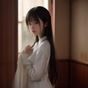 用户内容观察者头像，戴眼镜的女性，办公室背景